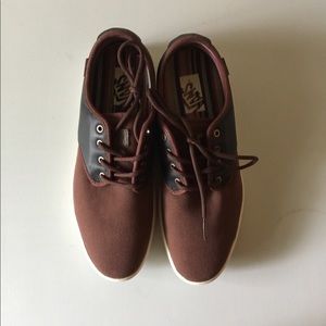 Brand new Vans men’s sneakers size 10
